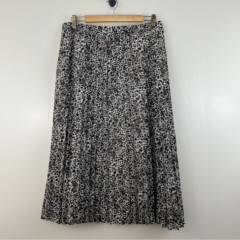 Target A New Day Abstract Dot Print Pleated MIDI Length Skirt Size XL